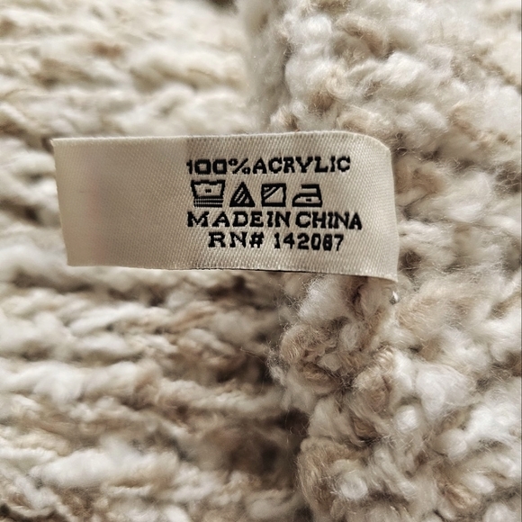 Simply Noelle Chunky Knit Infinity Scarf - Picture 5 of 5